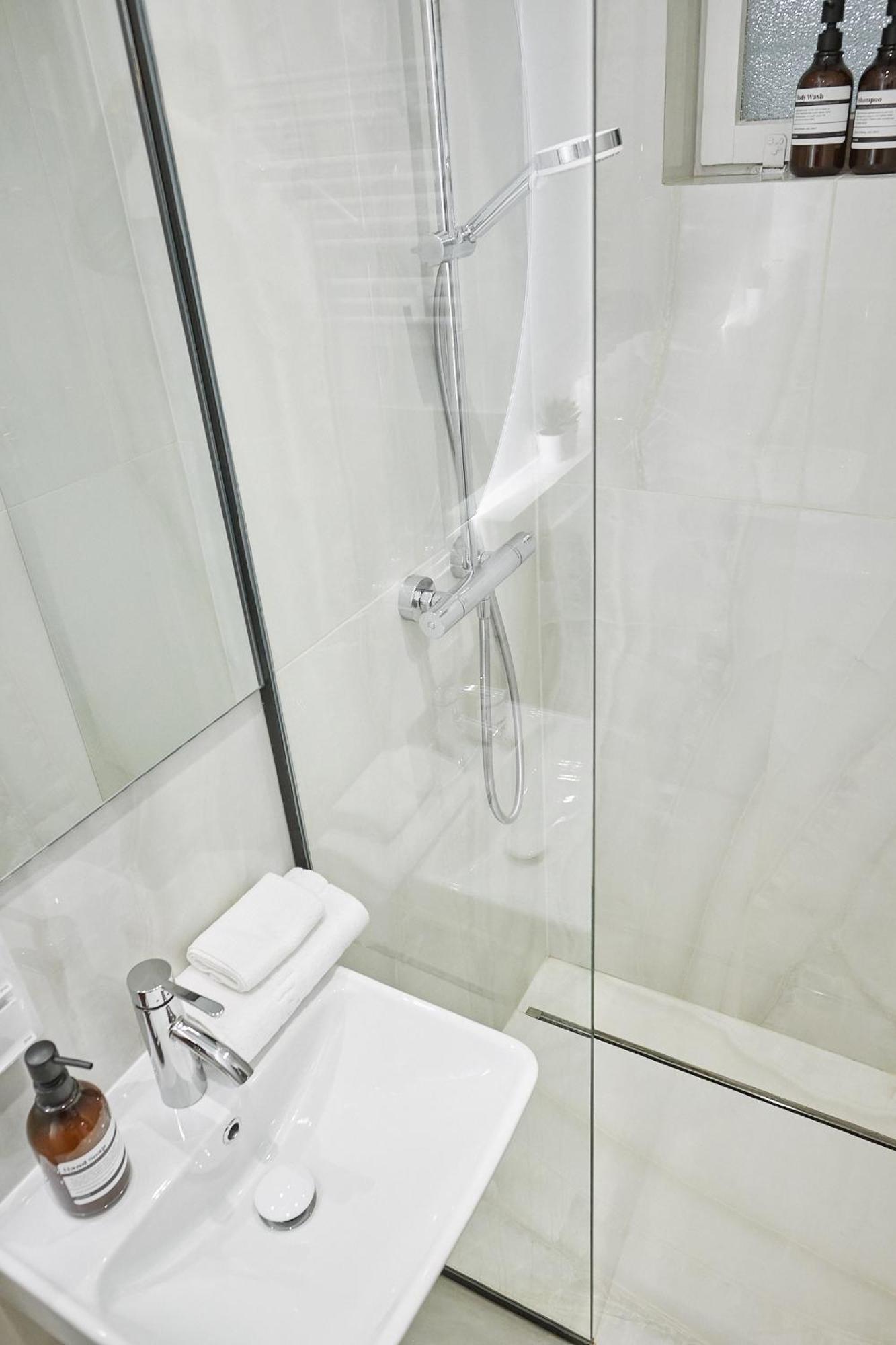 Apartament Podmaniczky Terrace Retreat With Ac Budapeszt Zewnętrze zdjęcie